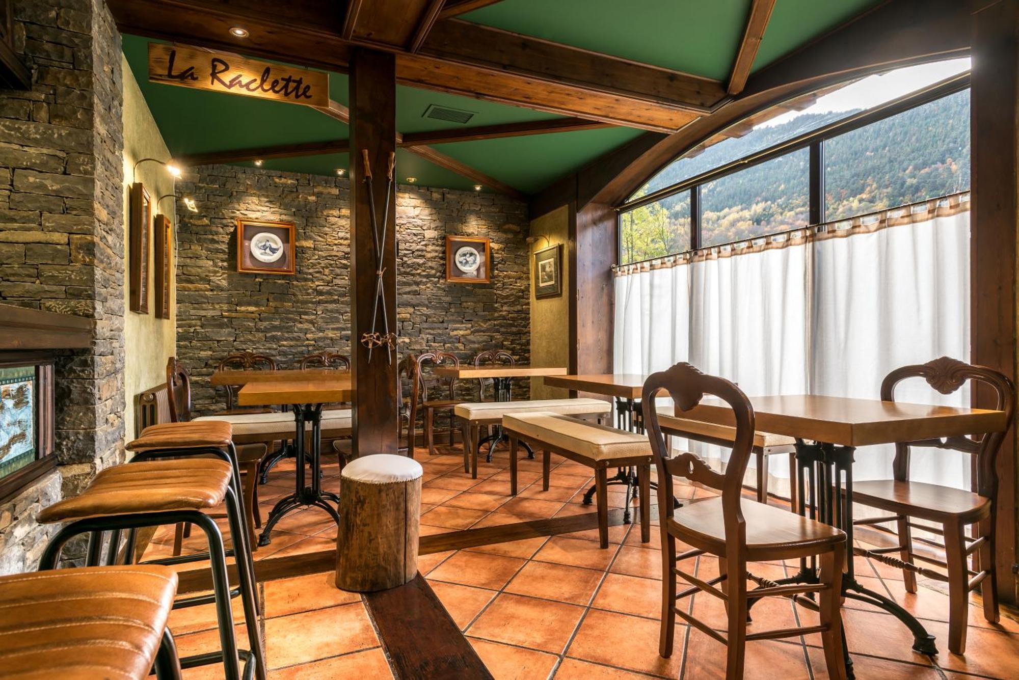 El Refugio De Aran Vielha Aparthotel ภายนอก รูปภาพ